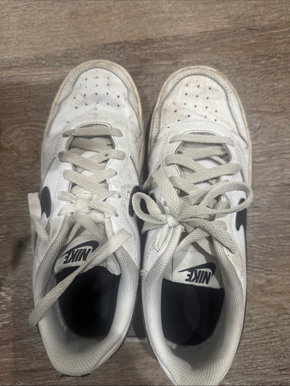 Nike Kids White and Black Low-Top Sneakers - Youth